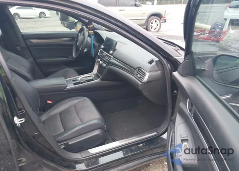 2018 Honda Accord Sport 2.0T from USA, damaged, VIN 1HGCV2F33JA053204